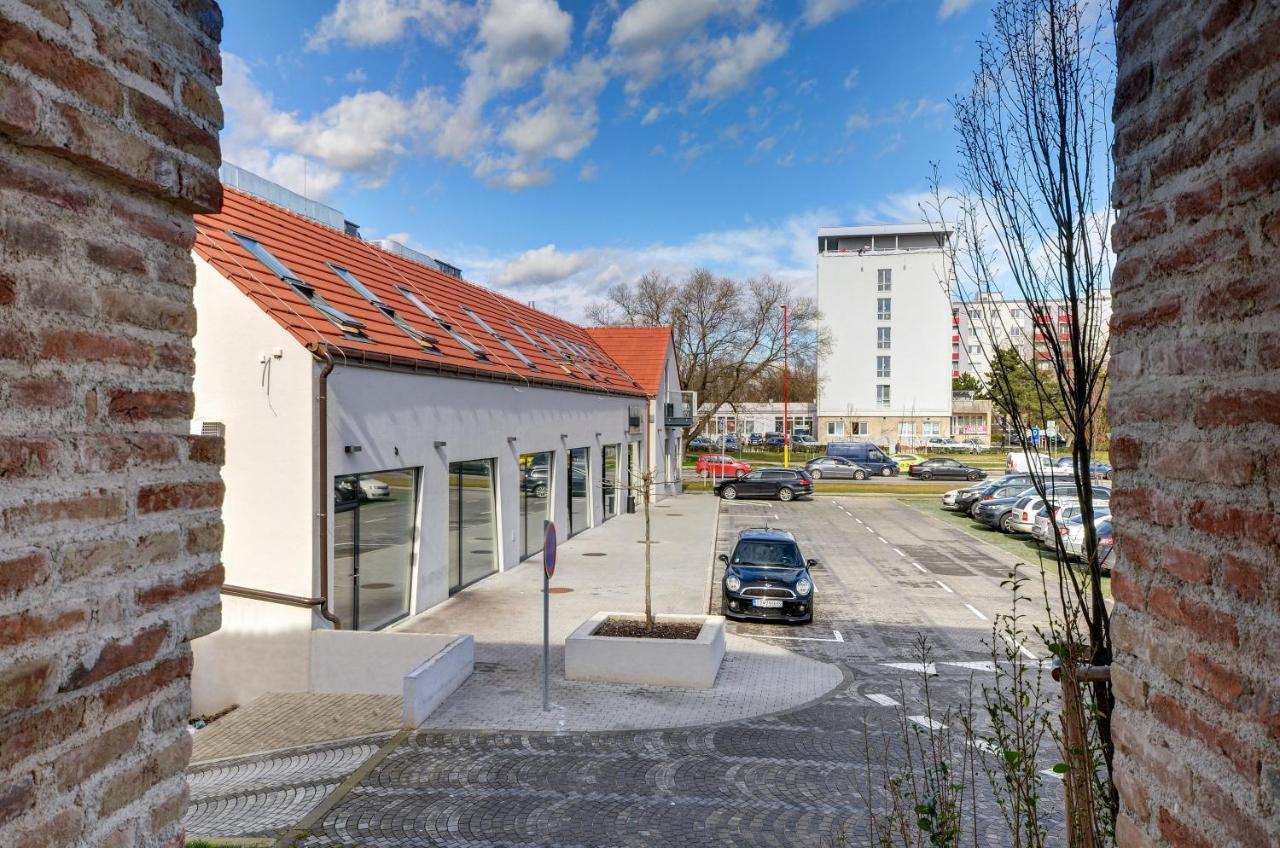 Penzion Elements Trnava Esterno foto